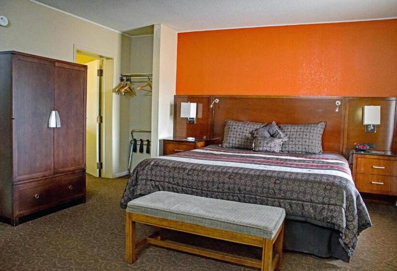 Стандартный Номер Кровать Кинг, America's Best Inn and Suites Emporia