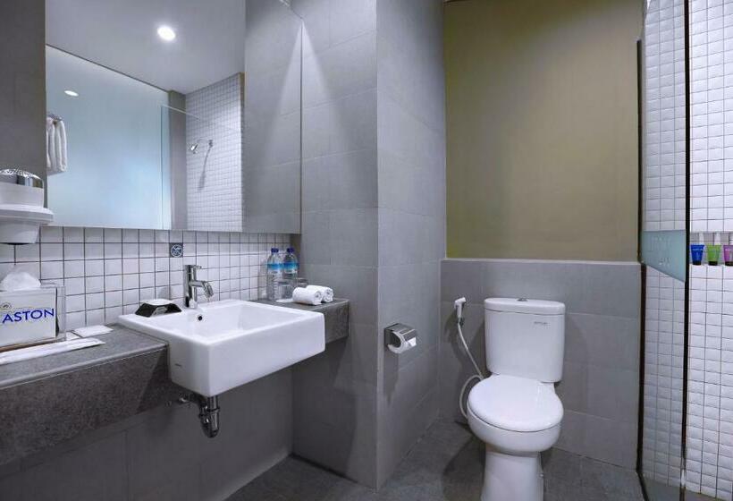 Номер Superior Вид на Бассейн, Aston Inn Mataram