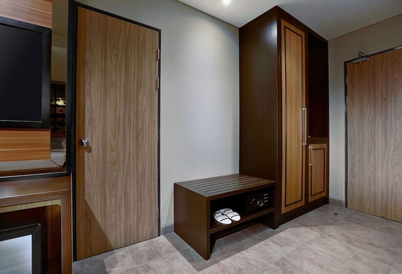 Люкс, Aston Inn Mataram