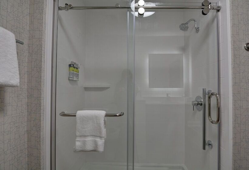 Люкс, Holiday Inn Express & Suites Greenwood Mall, An Ihg