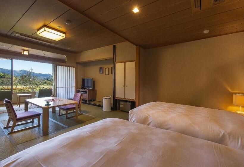 Quarto Estandar, Shimoda Central