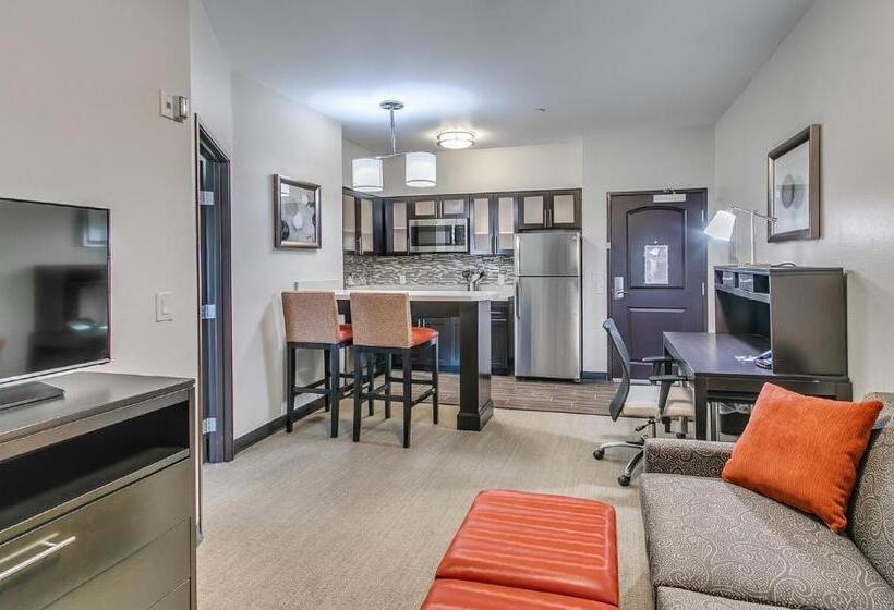 带大床的套房, Staybridge Suites Lubbock South, An Ihg