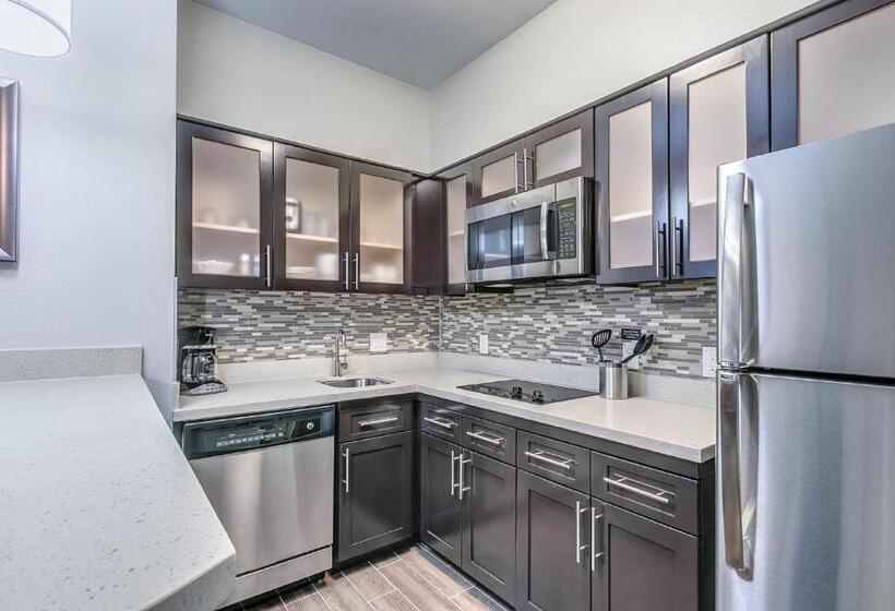 带2个卧室的套房, Staybridge Suites Lubbock South, An Ihg