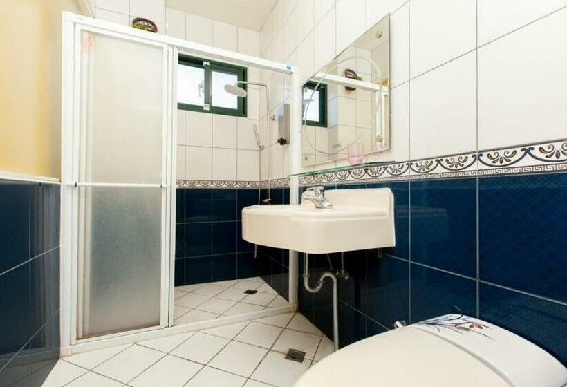 اتاق استاندارد چهار تخته, Chun Feng Cao Tang Homestay