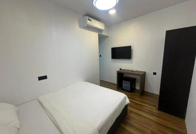 استودیوی لوکس, Bibee Maldives