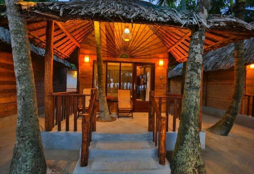 小室, Thejan Beach Cabanas
