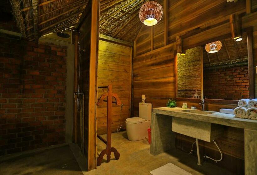 小室, Thejan Beach Cabanas