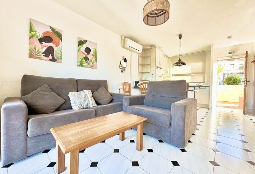 带2个卧室的标准洋房, Albir Hills Apartments