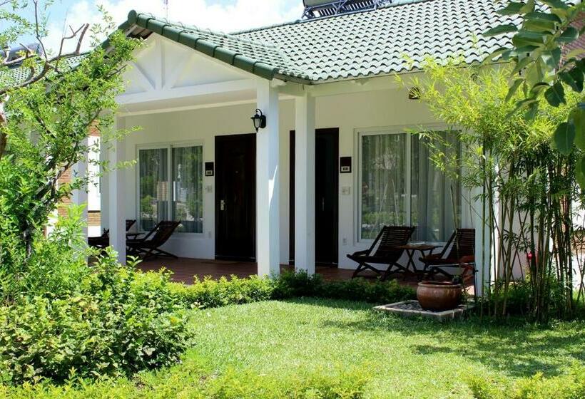 اتاق استاندارد با چشم‌انداز باغ, Famiana Green Villa