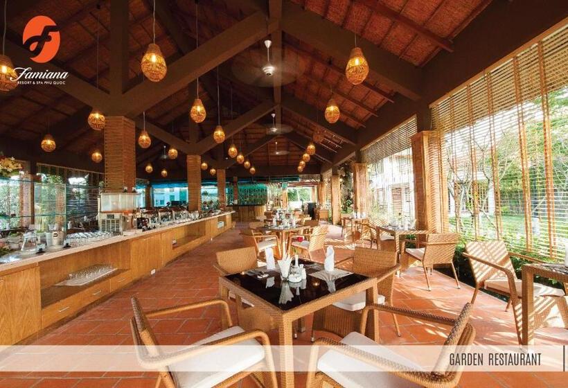 اتاق استاندارد سه تخته با چشم‌انداز استخر, Famiana Green Villa