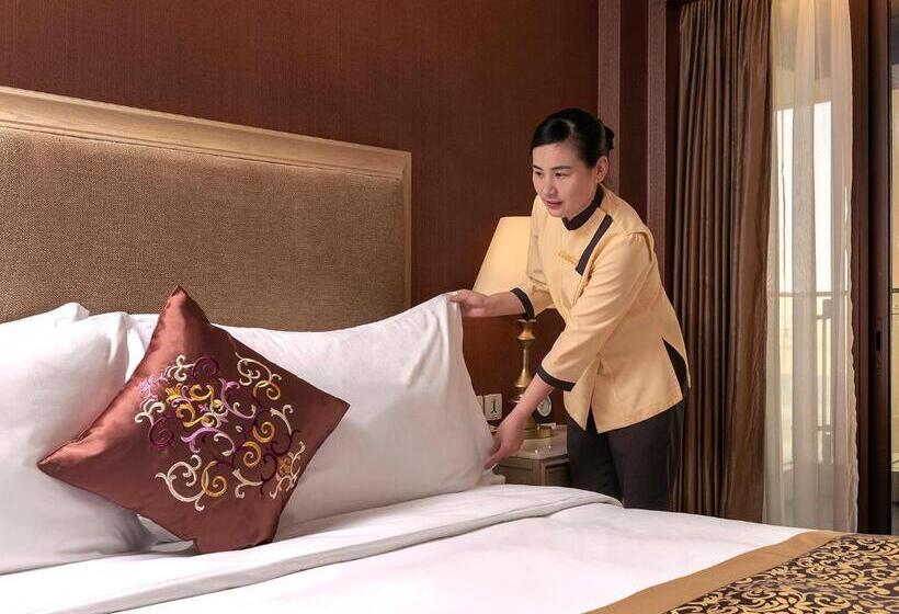 带大床的高级房间, Similan Hotel Zhuhai Gongbei Port