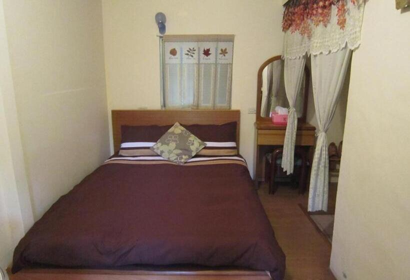 اتاق استاندارد با چشم‌انداز کوهستان, Wangyuku B&b