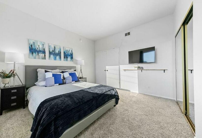Апартаменты 2 Спальни, Beverly Hills Penthouse 2 Br Apt With Parking 407