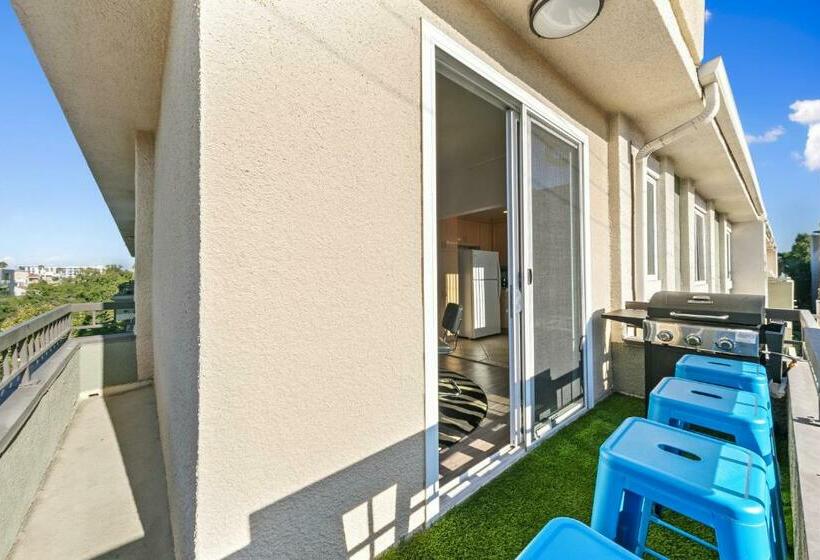 Апартаменты 2 Спальни, Beverly Hills Penthouse 2 Br Apt With Parking 407