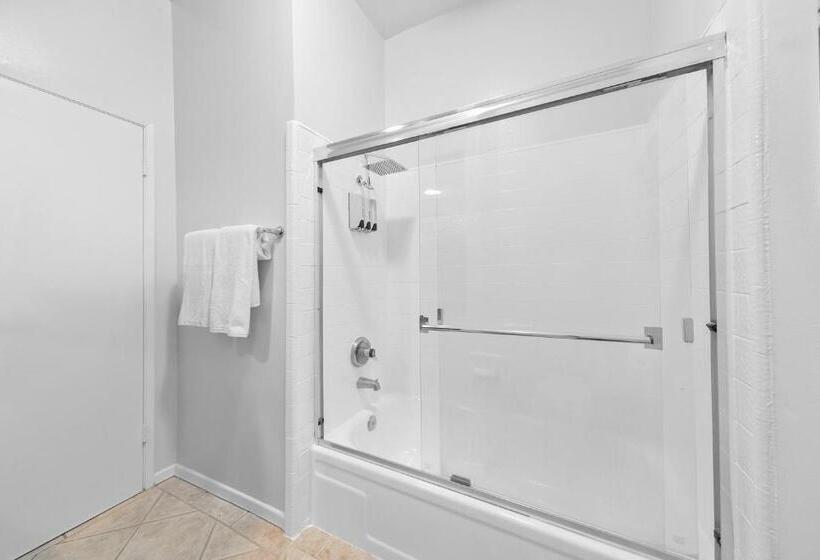Апартаменты 2 Спальни, Beverly Hills Penthouse 2 Br Apt With Parking 407