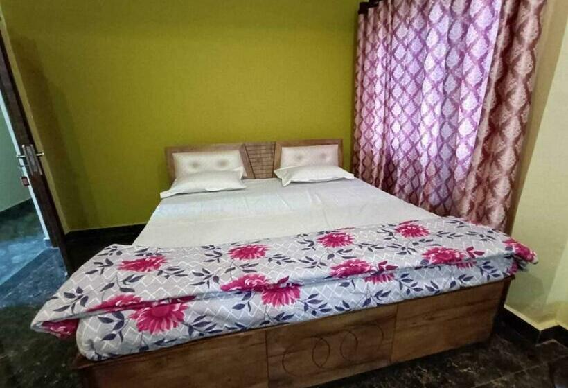 Трехместный Номер Классика, Oyo Flagship Gorakhpur Guest House