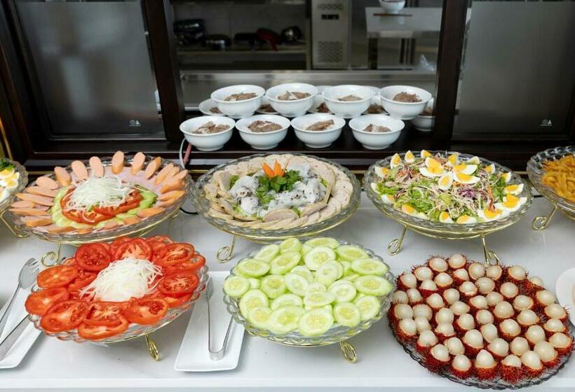 اتاق استاندارد با بالکن, Luxury Hotel Near Da Nang Beach   Charming Beauty