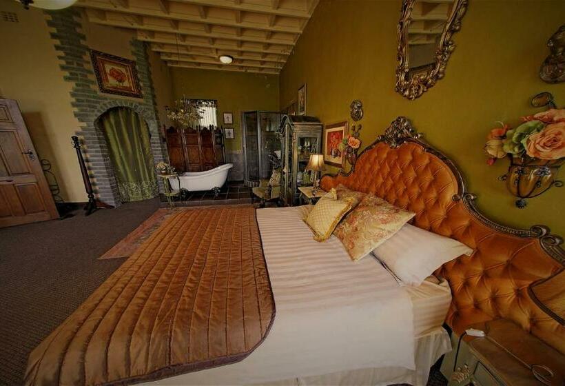 Номер Стандарт, Bygracealone Manor