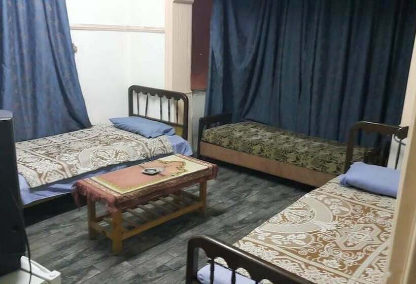 اتاق استاندارد سه نفره, Al Adel Hostel