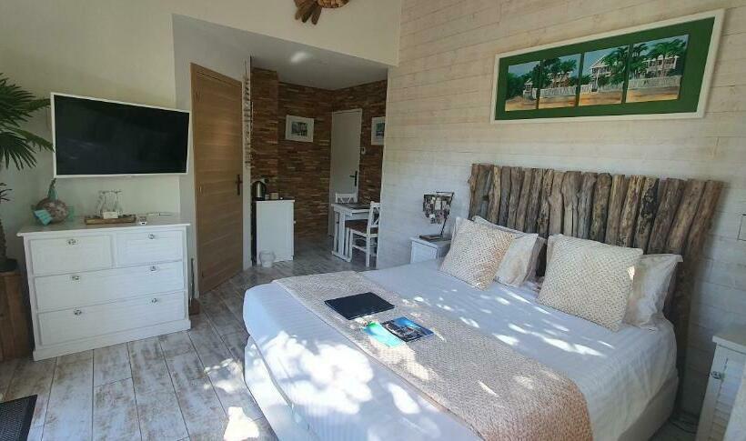 Номер Стандарт Вид на Сад, Villa Bora Bora