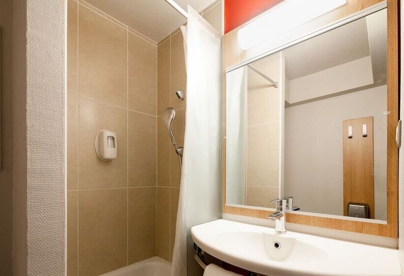 Четырехместный Номер Стандарт, B&b Hotel Evry Lisses 2