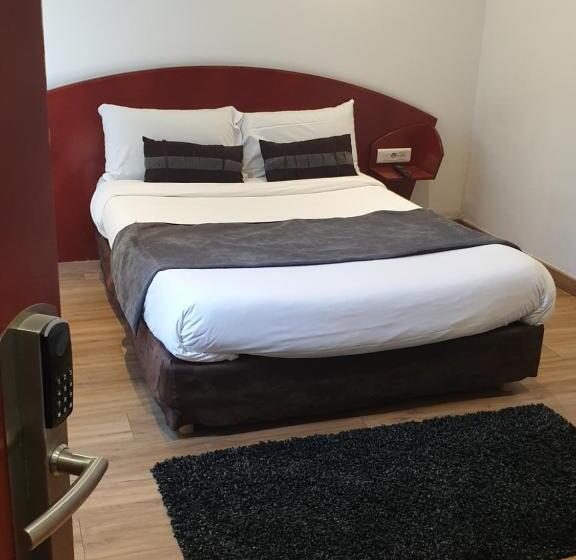 Номер Стандарт, Le Clémenceau Hôtel Et Appart Hôtel & Restaurant Gare Sncf Centre Ville