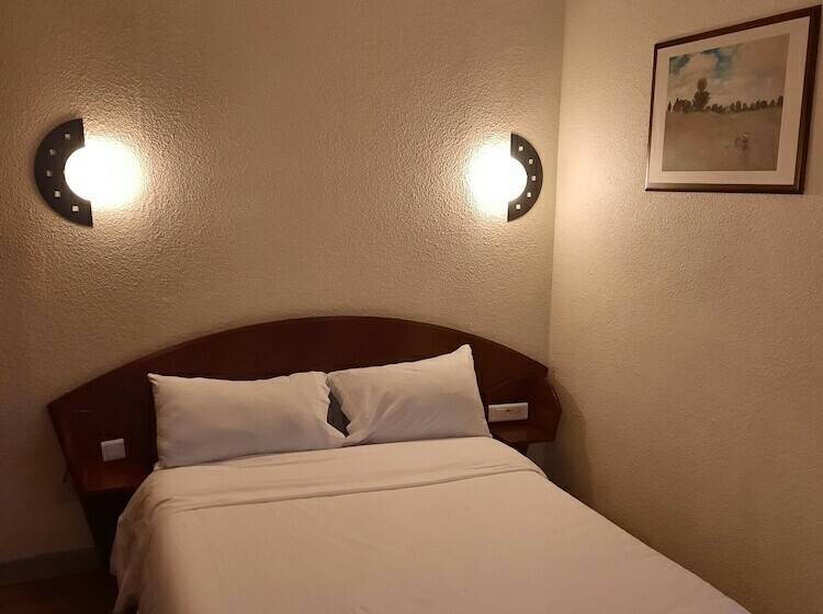 Номер Стандарт, Le Clémenceau Hôtel Et Appart Hôtel & Restaurant Gare Sncf Centre Ville