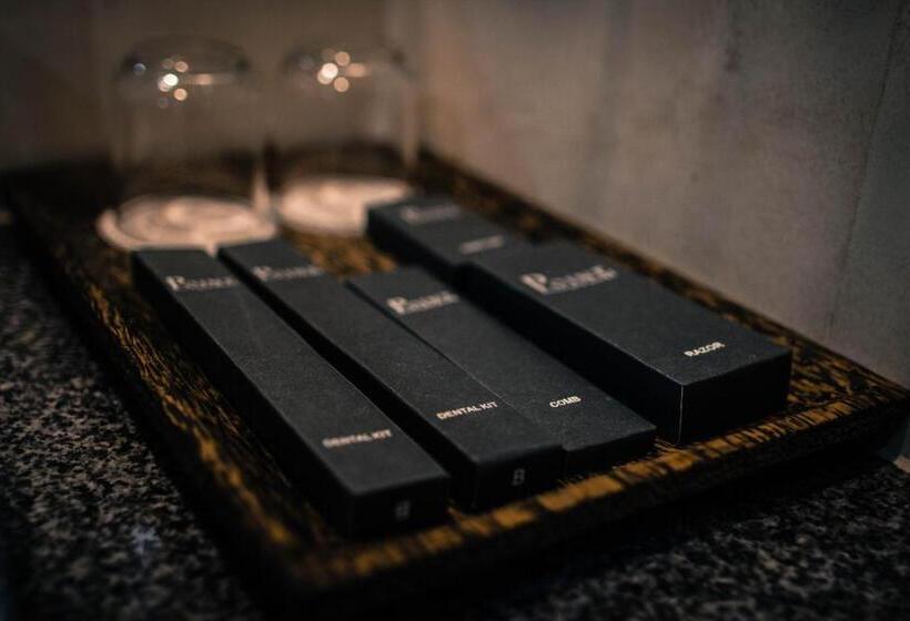 Люкс Кровать Кинг, Point Boutique