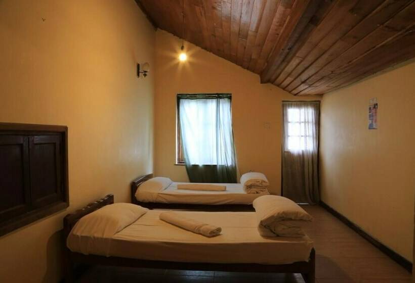 חדר סטנדרט לשלושה, Nuwara Eliya Hostel By Backpack Lanka