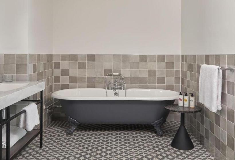 Люкс Кровать Кинг, Indigo Coventry, An Ihg