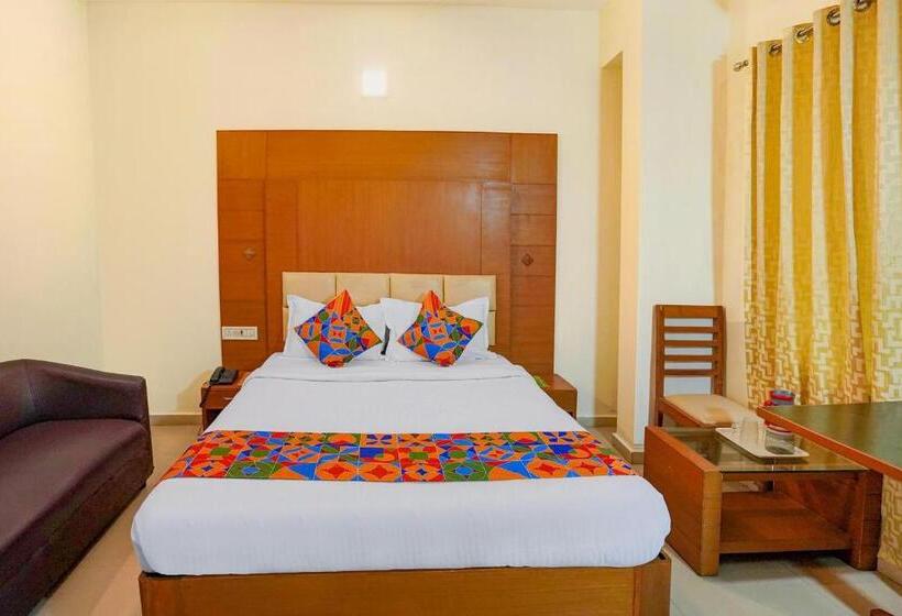 اتاق لوکس, Fabhotel The Green City   Nr Jawaharlal Nehru Stadium & Government Museum Chennai