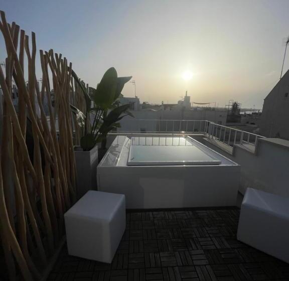 Номер Стандарт с Гидромассажем, Al 22 Suite & Spa Luxury Experience