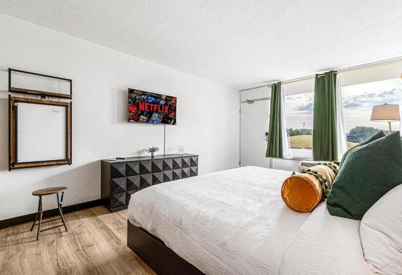 带大床的套房, The Mallard Hotel & Suites
