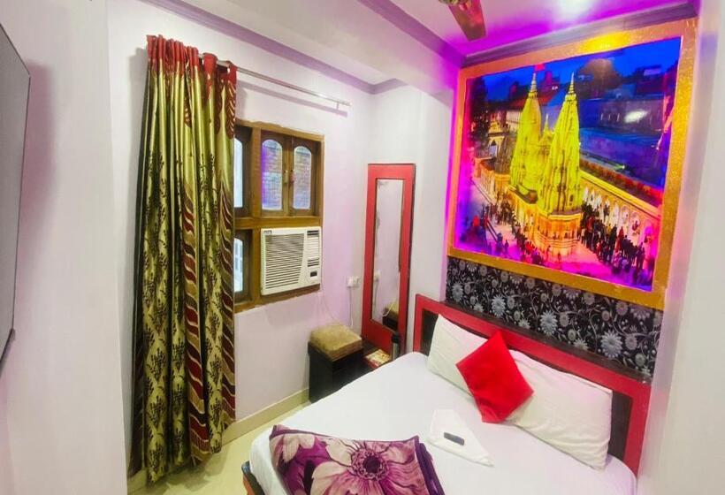 Quarto Quádruplo Deluxe, Staymaker Hotel Aditya 1 Km From Kashi Vishwanath Temple