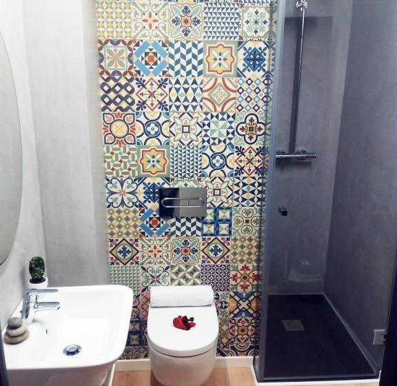 تختخواب در اتاق مشترک, Hostal Erasmus By Gaiarooms