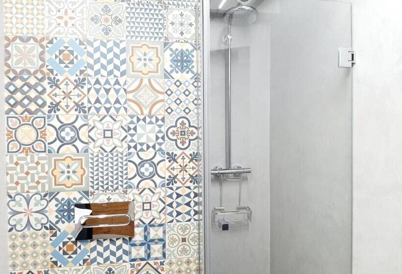 اتاق خانوادگی, Hostal Erasmus By Gaiarooms