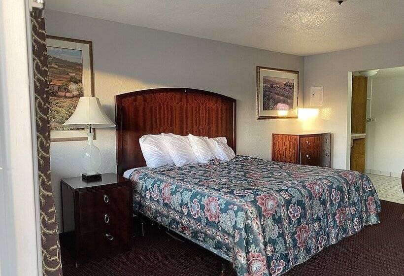 Номер Deluxe, Travelodge By Wyndham Farmington Hwy 64
