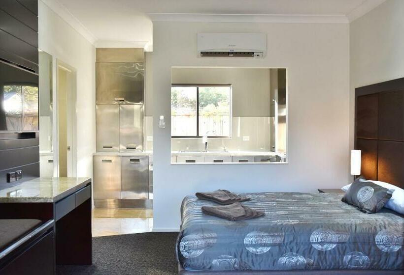 Номер Стандарт, Western Downs Motor Inn