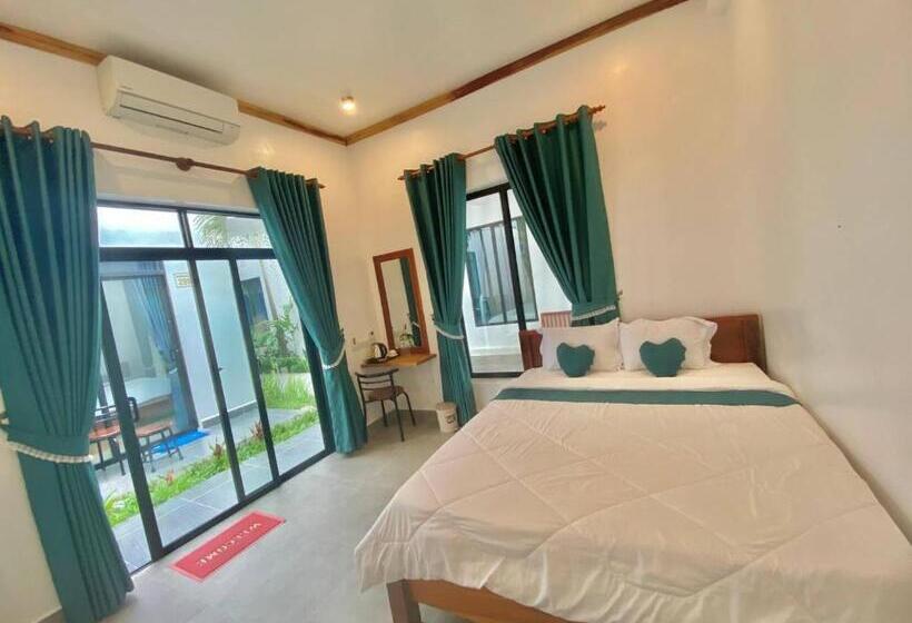غرفة قياسية مزوَّدة بشُرفة, Kampot River Bungalows