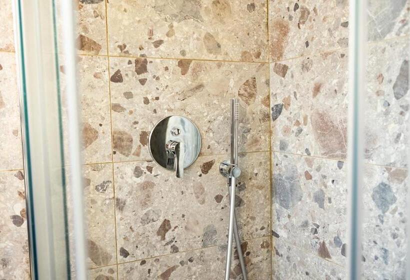 اتاق استاندارد با سرویس بهداشتی مشترک, Santa Marta