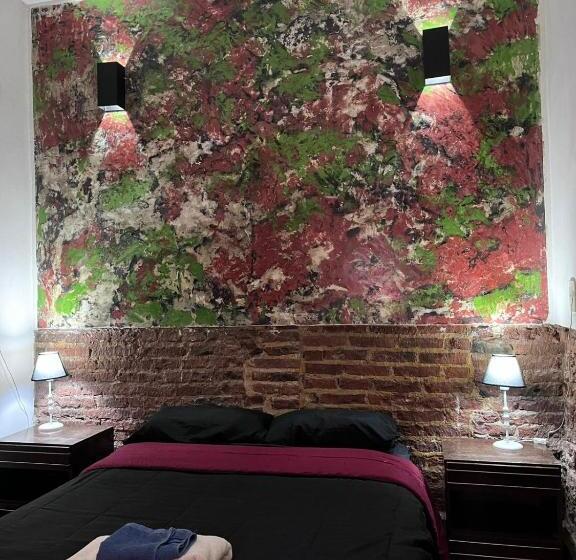 اتاق استاندارد, Hostel California