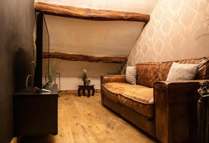 Номер Стандарт Вид на Бассейн, Suite Wellness