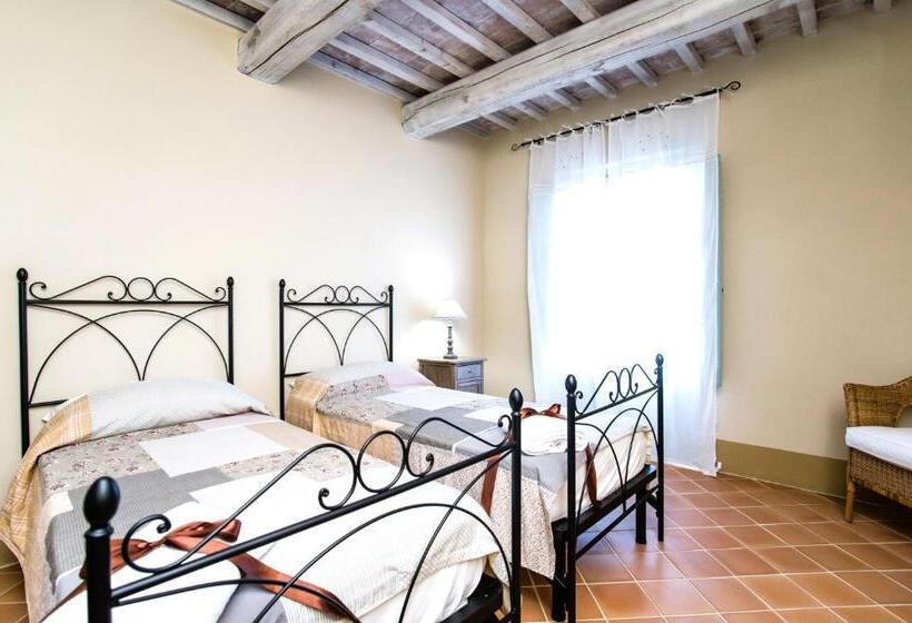 带3个卧室的公寓, Luxury Resort With Swimming Pool In The Tuscan Countryside, Apartments With Private Outdoor Area Wit