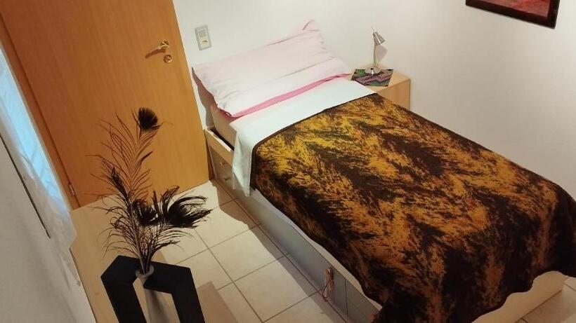 اتاق استاندارد یک نفره, Casa Diana Locarno Cugnasco