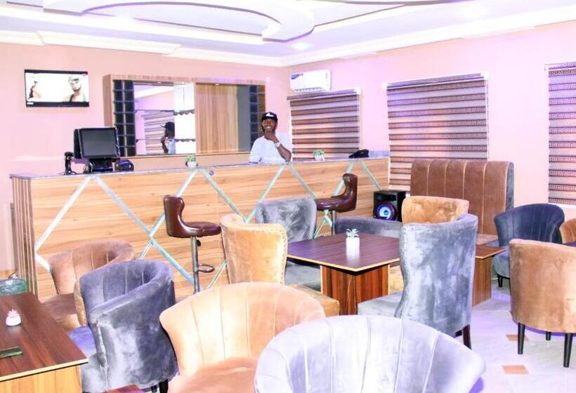 سوییت لوکس, Silverzb Resort