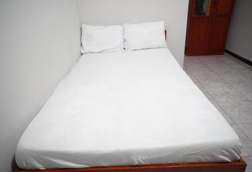 豪华房间, Oyo Life 93045 Kost Putra Bu Ketut