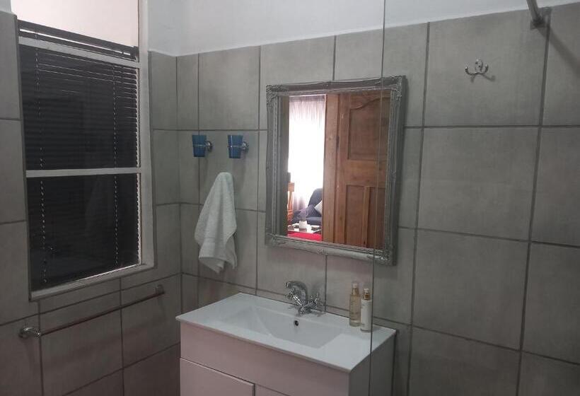Семейный Номер, 7 On Grey Guesthouse