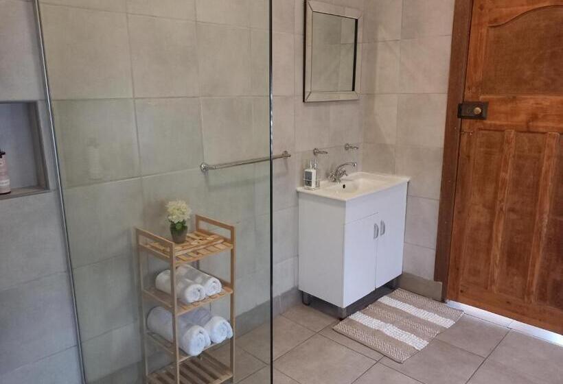 Номер Стандарт Вид на Сад, 7 On Grey Guesthouse