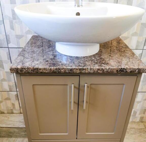 اتاق لوکس, Genesis Guesthouze
