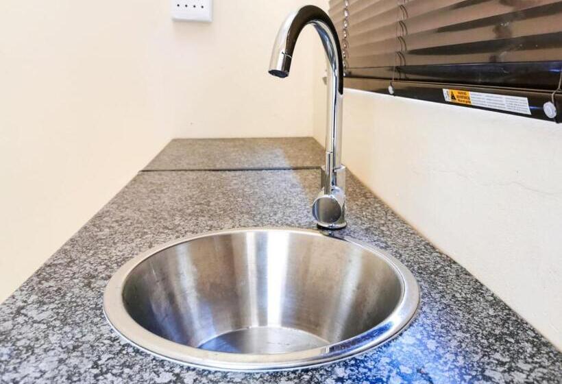 اتاق لوکس, Genesis Guesthouze